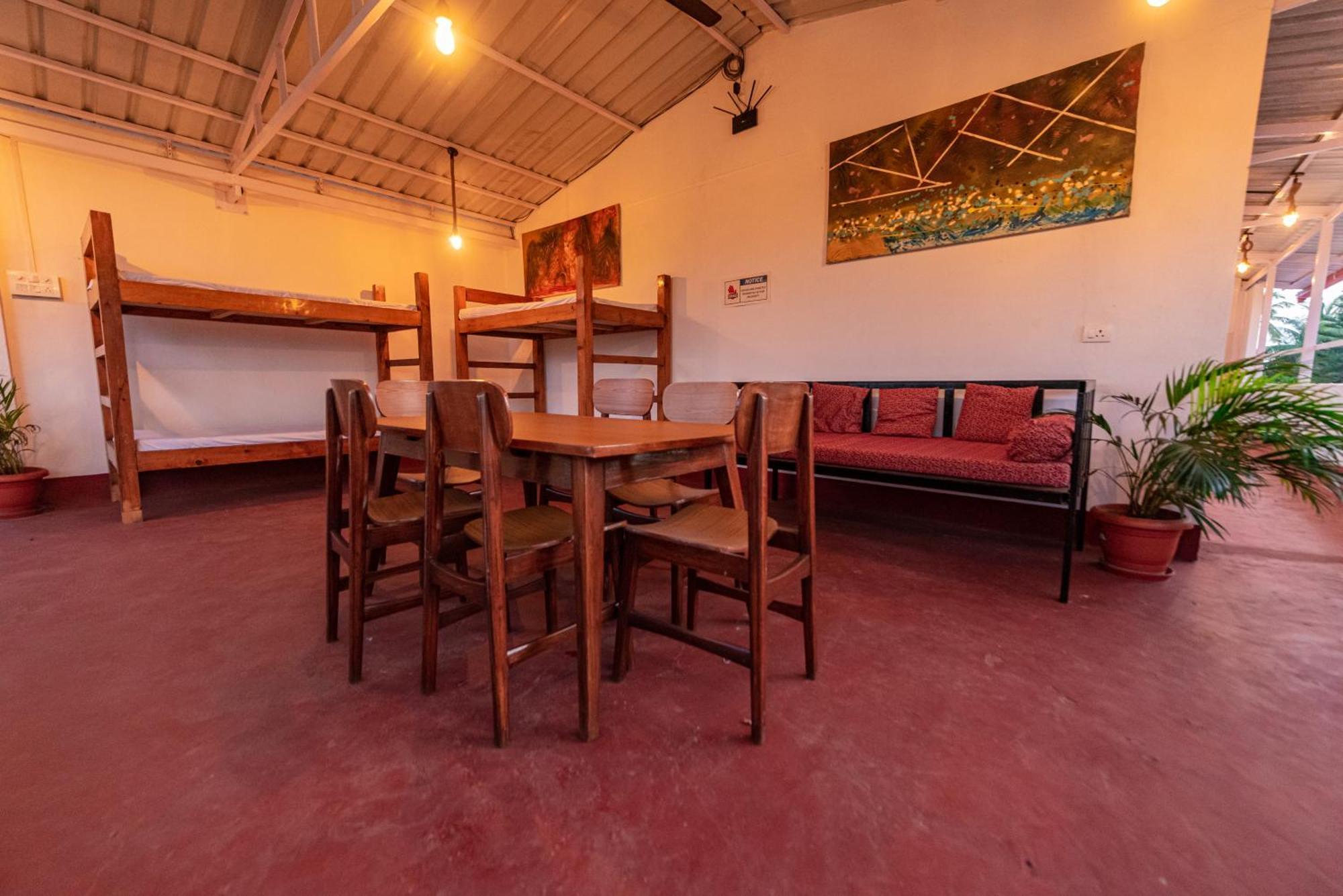 Hotel La Paulo'S Near Beach Resort มอร์จิม ภายนอก รูปภาพ